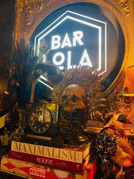 Bar Lola gallery image 1