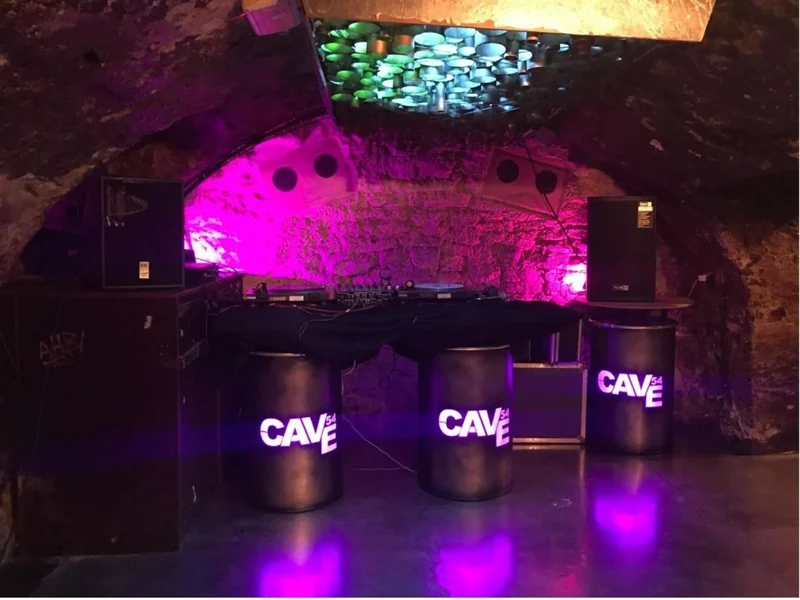 Cave 54 Galeriebild 1