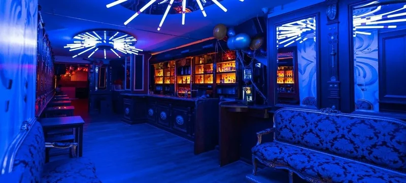 Goldfinger gallery image 1