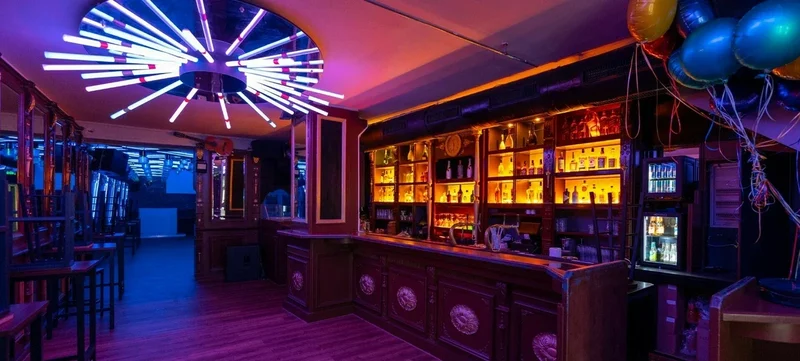 Goldfinger gallery image 2