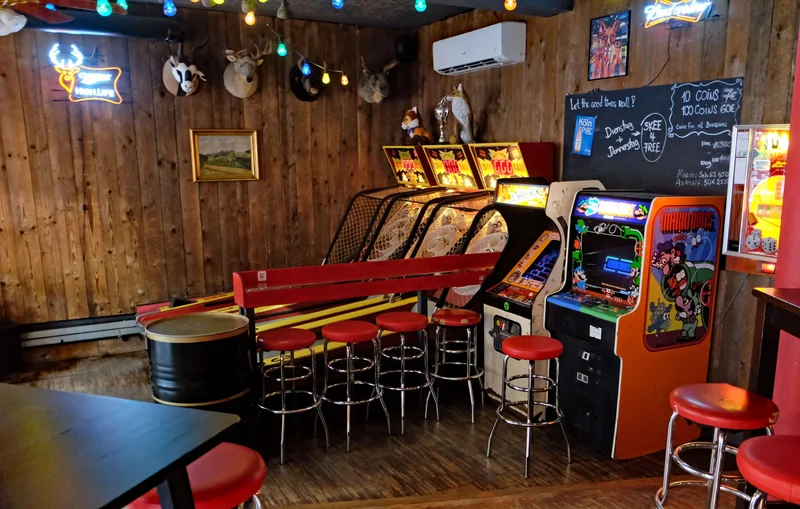 Red Fox Bar gallery image 1