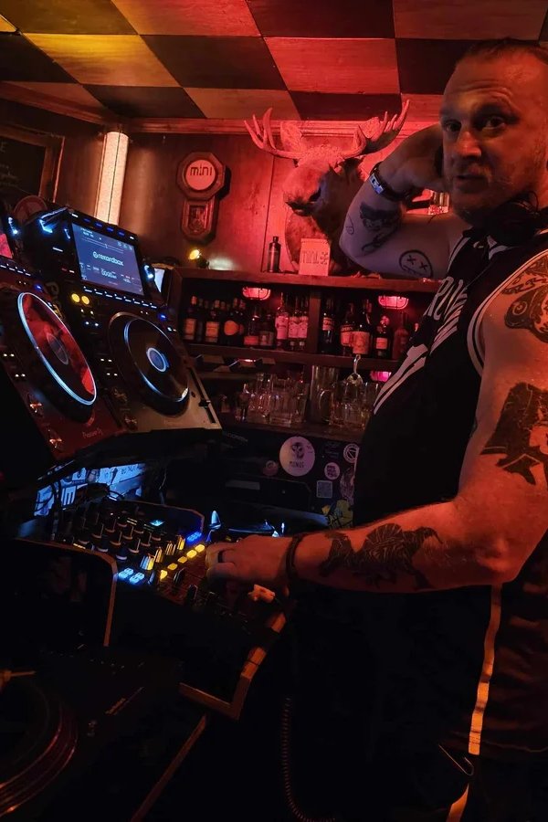 Event-Bild: friends.zone mit maniac&me & Freunde